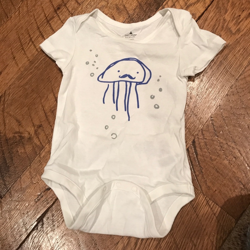 Baby Gap onesie 18-24 mo